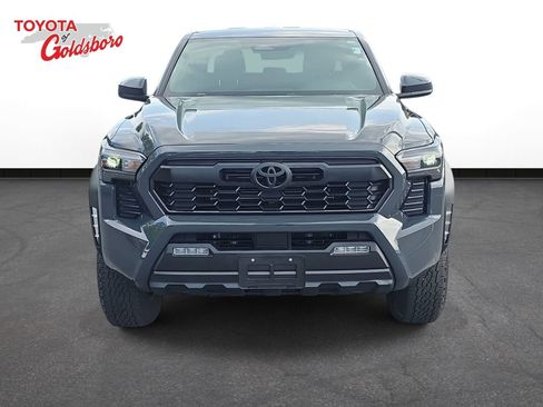 Used 2025 Toyota Tacoma TRD Off-Road AWD/4WD image 2