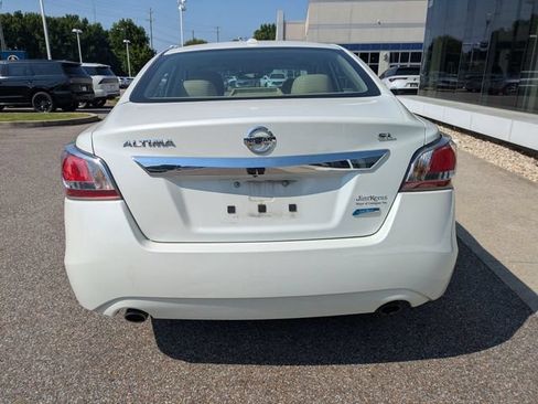 Used 2014 Nissan Altima 2.5 SL w/ Technology Package FWD image 5