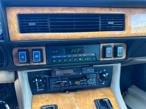 Used 1990 Jaguar XJS V12 Convertible image 39