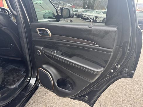 Used 2016 Jeep Grand Cherokee Overland w/ Advanced Technology Group image 18