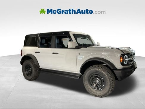 New 2026 Ford Bronco Outer Banks w/ Sasquatch Package image 2