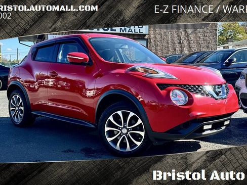 Used 2017 Nissan Juke SV image 1