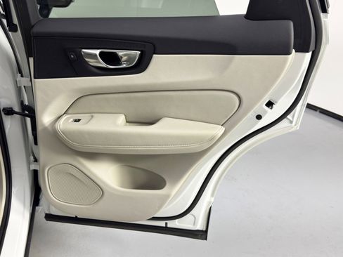 Used 2023 Volvo XC60 B5 Ultimate w/ Protection Package Premier image 46