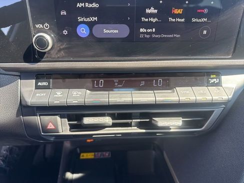 Used 2025 Toyota Camry LE image 31