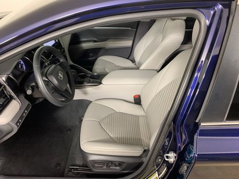 Used 2022 Toyota Camry SE image 29