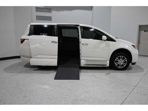 Used 2012 Honda Odyssey EX image 17