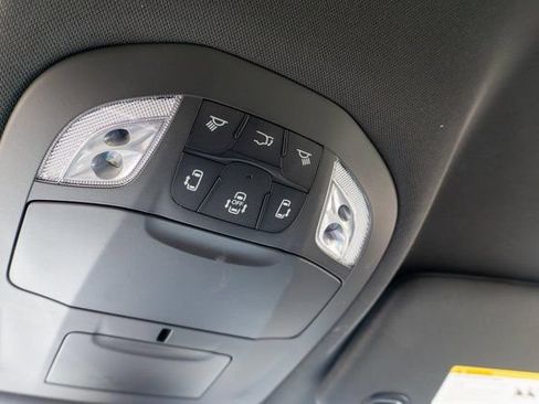 New 2027 Chrysler Pacifica Select FWD image 26