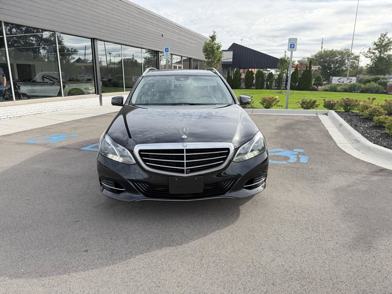 Used 2015 Mercedes-Benz E 350 4MATIC Wagon image 2