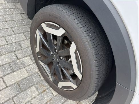 Used 2025 Kia Telluride S image 7