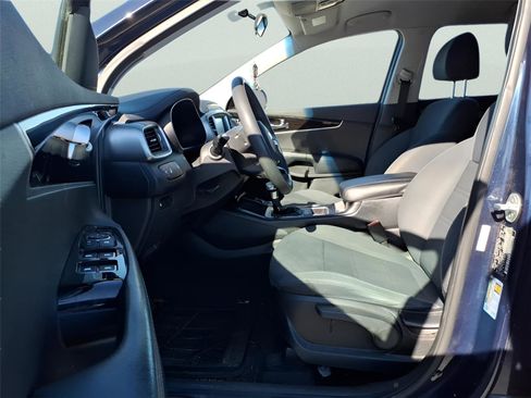 Used 2019 Kia Sorento LX image 20