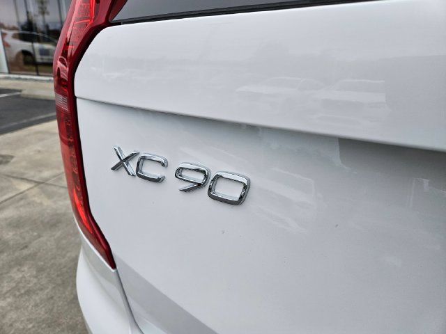 Certified 2025 Volvo XC90 T8 Plus w/ Protection Package Premier AWD/4WD image 10