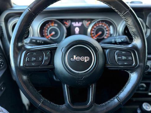 Used 2022 Jeep Gladiator Sport image 10