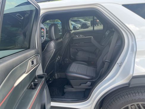 Used 2025 Ford Explorer ST-Line w/ Premium Package image 11