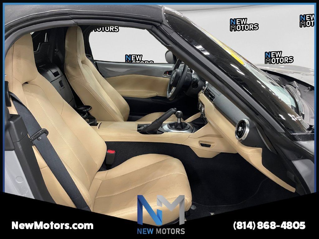 Used 2024 MAZDA MX-5 Miata Grand Touring w/ Appearance Package RWD image 15