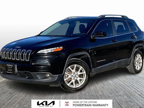 Used 2016 Jeep Cherokee Latitude w/ Comfort & Sound Group image 1
