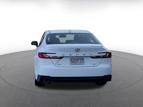 Used 2025 Toyota Camry SE image 12