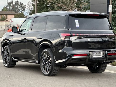 New 2026 INFINITI QX80 Autograph w/ Premium Cargo Package image 3