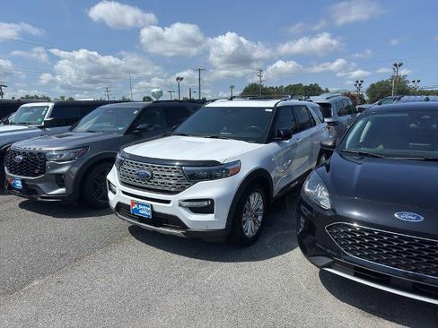 Certified 2020 Ford Explorer Limited w/ Class III Trailer Tow Package AWD/4WD image 1