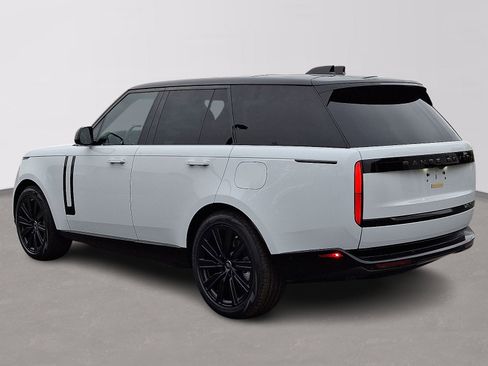 New 2025 Land Rover Range Rover SE image 4
