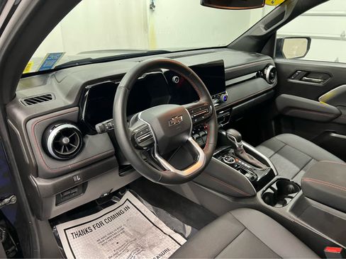 Used 2024 Chevrolet Colorado Z71 w/ Z71 Convenience Package 2 image 15