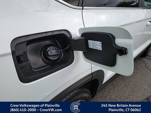 Certified 2023 Volkswagen Taos SE AWD/4WD image 32