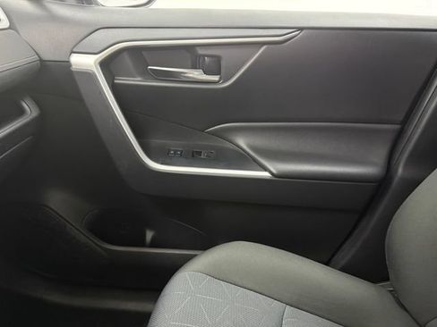 Used 2022 Toyota RAV4 XLE w/ Convenience Package FWD image 24
