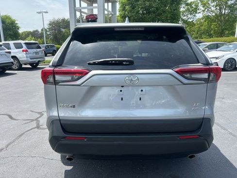 Used 2022 Toyota RAV4 LE AWD/4WD image 8