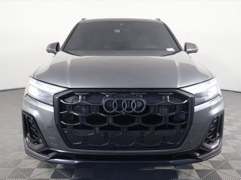 Certified 2025 Audi SQ7 Prestige AWD/4WD image 2