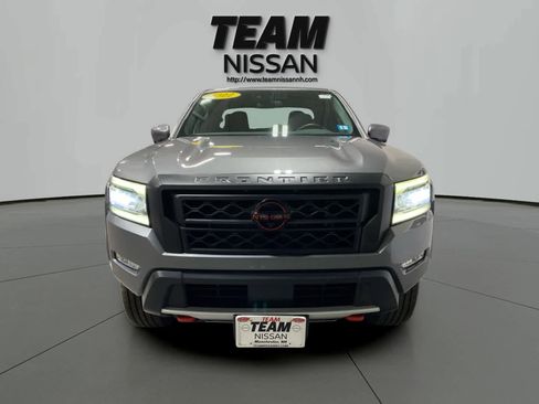 Used 2022 Nissan Frontier PRO-4X image 2