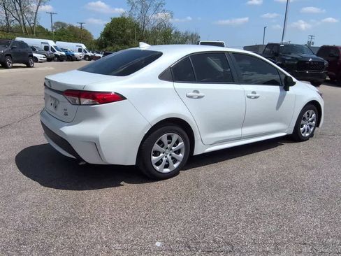 Used 2020 Toyota Corolla LE FWD image 8