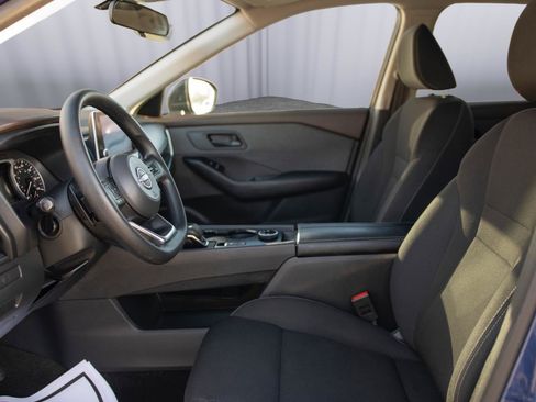 Used 2023 Nissan Rogue S AWD/4WD image 2