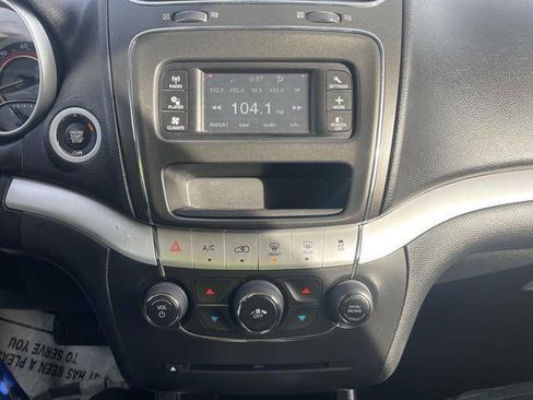 Used 2020 Dodge Journey SE w/ SE Popular Equipment Group image 36