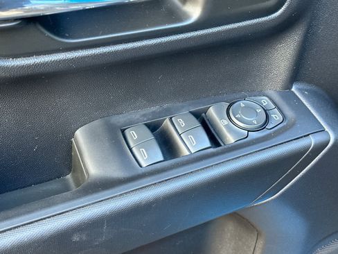 Used 2023 Chevrolet Silverado 1500 Custom image 13