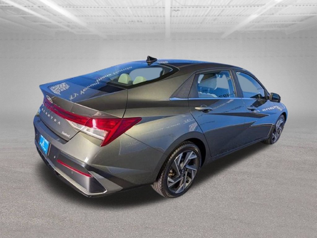 Used 2024 Hyundai Elantra Limited FWD image 7