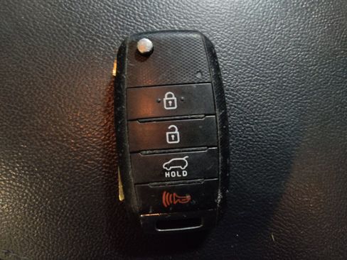 Used 2019 Kia Sorento L FWD image 32