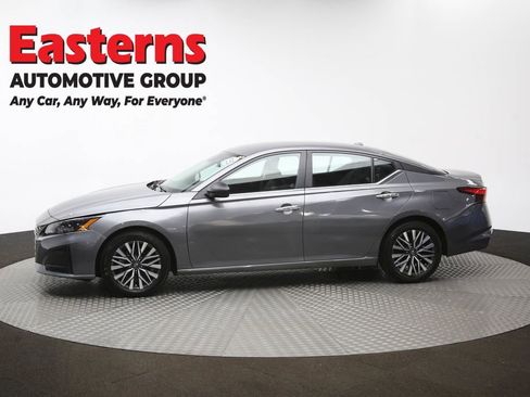 Used 2025 Nissan Altima 2.5 SV image 60