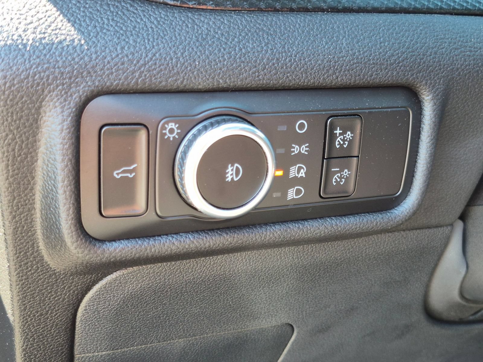 Used 2023 Ford Explorer ST w/ Equipment Group 401A AWD/4WD image 17