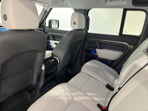 Used 2025 Land Rover Defender 110 S image 13