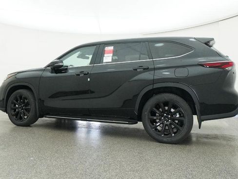 New 2026 Toyota Highlander XLE image 28