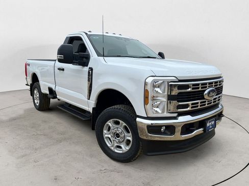 New 2026 Ford F250 XLT w/ FX4 Off-Road Package image 2