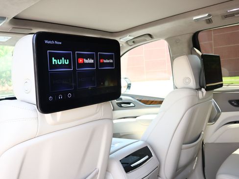 Used 2024 Cadillac Escalade ESV Sport Platinum w/ LPO, ONYX Package AWD/4WD image 5