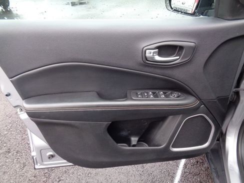 Certified 2019 Jeep Compass Latitude image 6