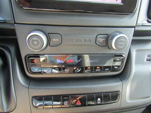 New 2025 RAM ProMaster 2500 w/ Convenience Group FWD image 21