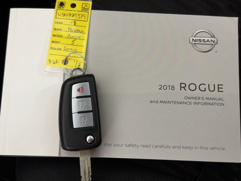 Used 2018 Nissan Rogue S image 30