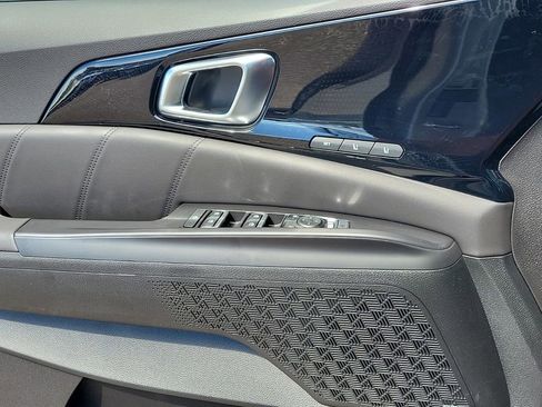 New 2025 Kia Carnival SX Prestige image 6