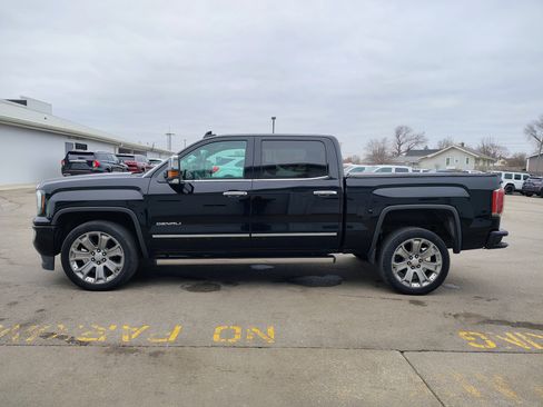 Used 2017 GMC Sierra 1500 Denali w/ Denali Ultimate Package image 5