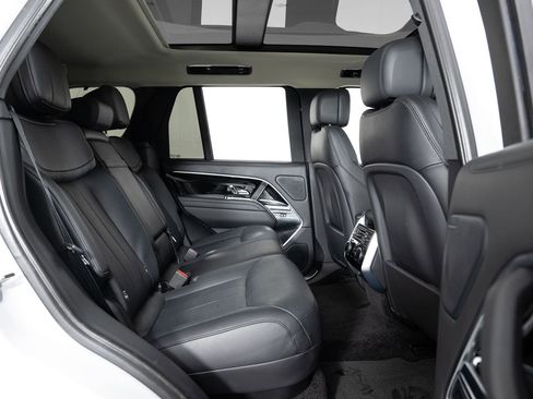 Used 2022 Land Rover Range Rover SE image 25