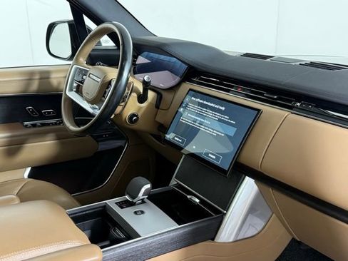 Certified 2024 Land Rover Range Rover SE image 31