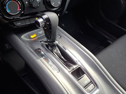 Used 2019 Honda HR-V LX image 18