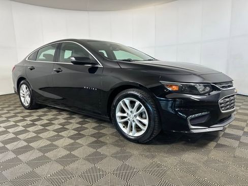 Used 2017 Chevrolet Malibu LT w/ Leather Package image 2
